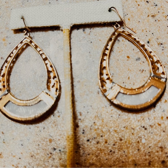 Elegant Gold and White Teardrop Earrings - Picture 2 of 2